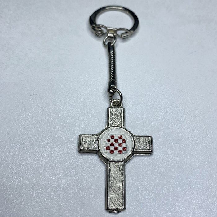 Croatia CRO ARMY CROATIAN ARMED FORCES Cross vintage keychain RARE item 1990 s