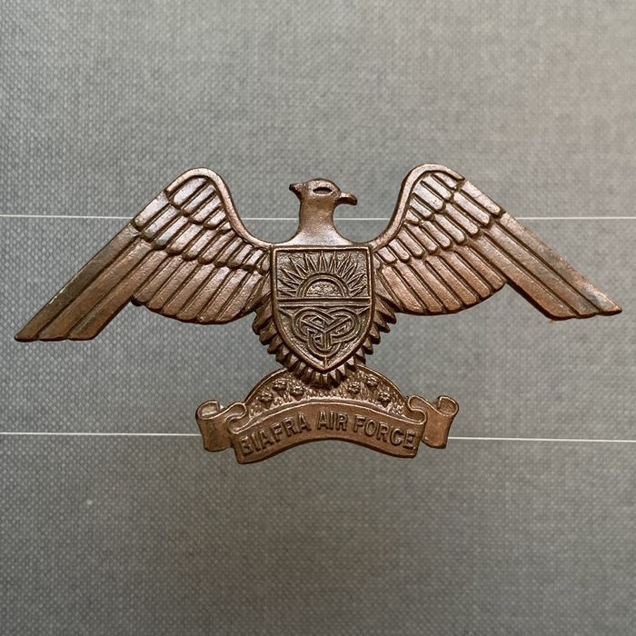 Biafra South Nigeria Air force OFFICERS Beret Badge 1967