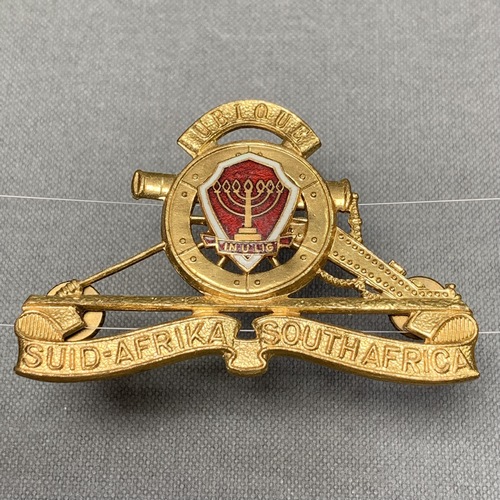 Artillery Regiment Potchestroom University gilding metal cap badge 1963 CO867 A
