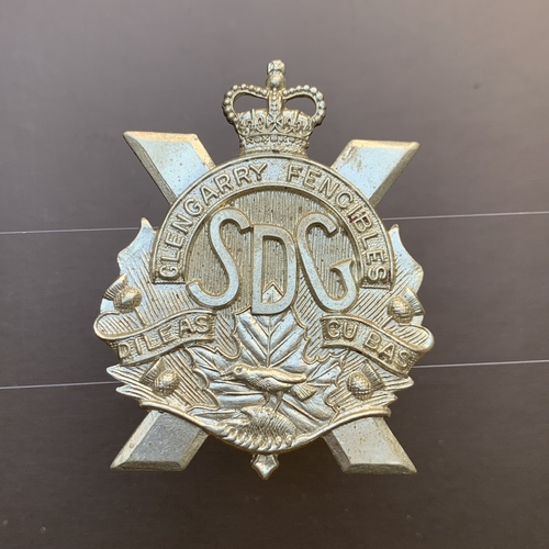 Canada Stormont Dundas and Glengarry Highlanders Cap Badge Queens Crown A