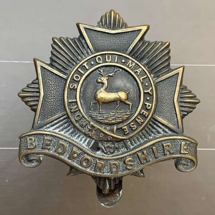 British Bedfordshire Regiment Cap Badge Scarce