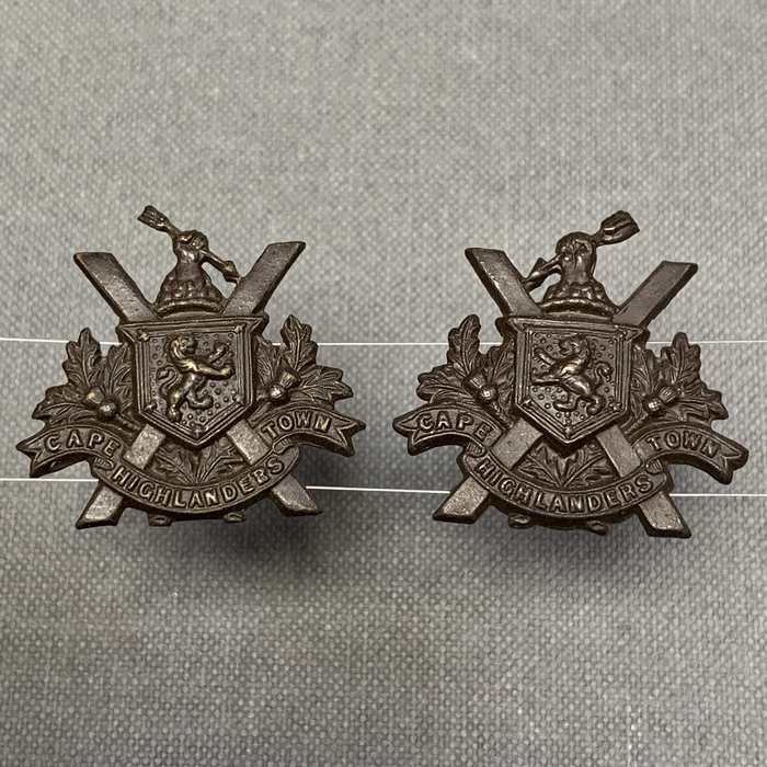Cape Town Highlanders Dark Bronze Collar badges set 1940 - 1945 WW2