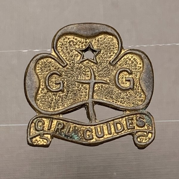 Girl Guides Trefoil 1934 Promise Badge _ SCARCE Item