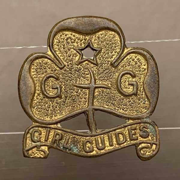 Girl Guides Trefoil 1934 Promise Badge SCARCE-1 w