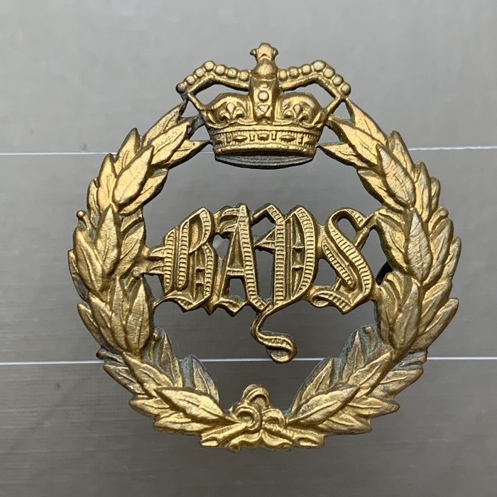 2nd Dragoon Guards Queen’s Bays Victorian cap badge circa 1896-1900-1 w