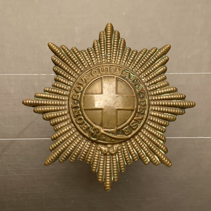 British Coldstream Guards cap badge WW1 Honi soit qui mal y pense