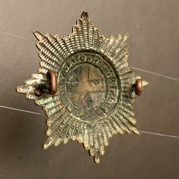 British Coldstream Guards cap badge WW1 Honi soit qui mal y pense