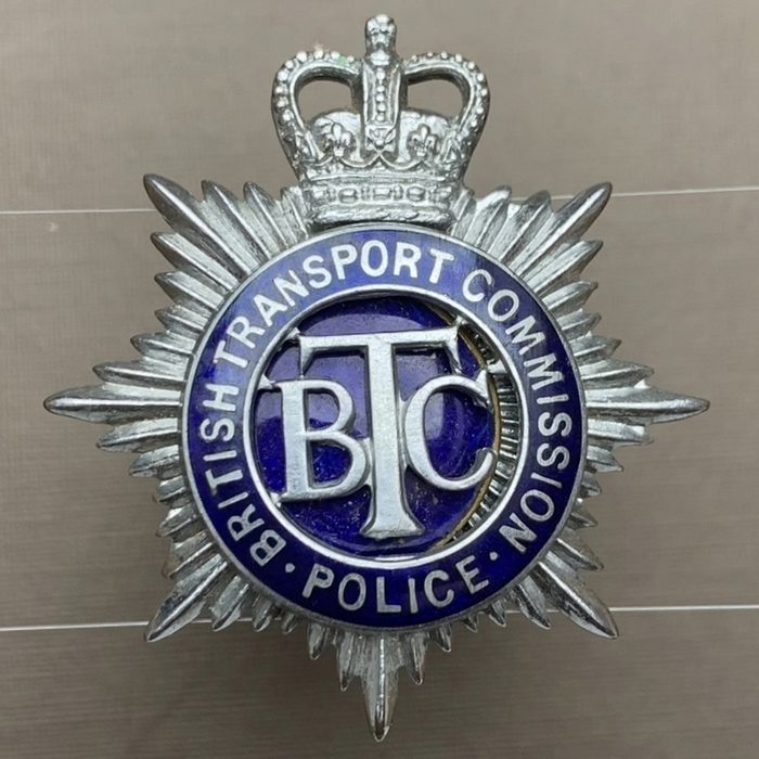British Transport Commission Police BTC officer's railway cap badge circa 1949-1953