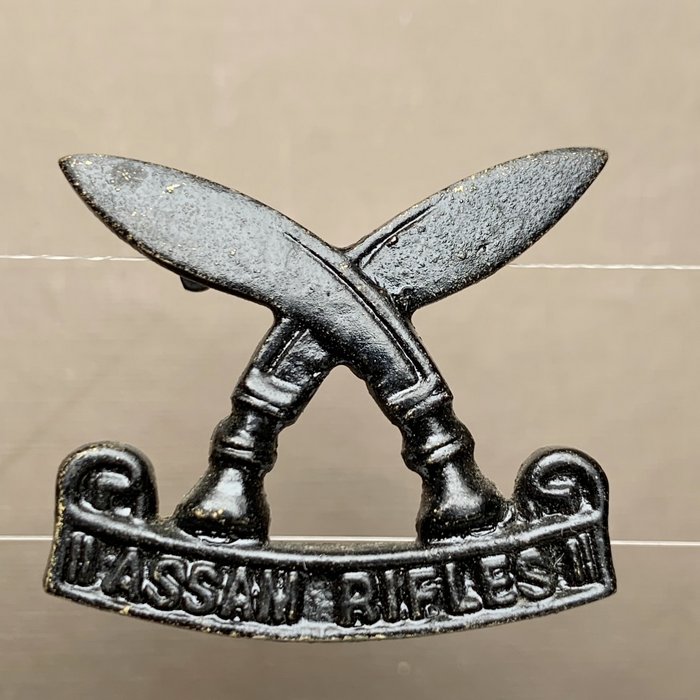 Indian Army Assam Rifles Blackened Brass Cast Cap Badge