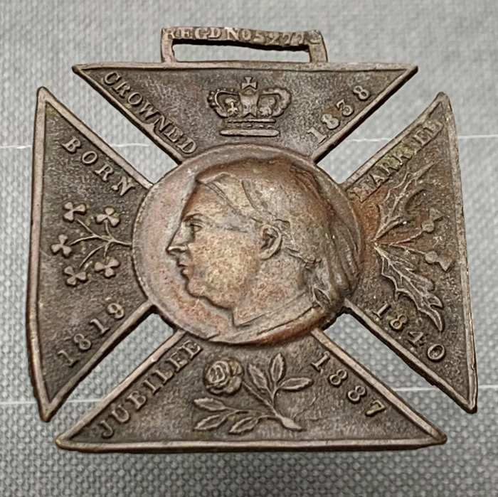 Queen Victoria Golden Jubilee Maltese Cross 1887 Medal -1 w