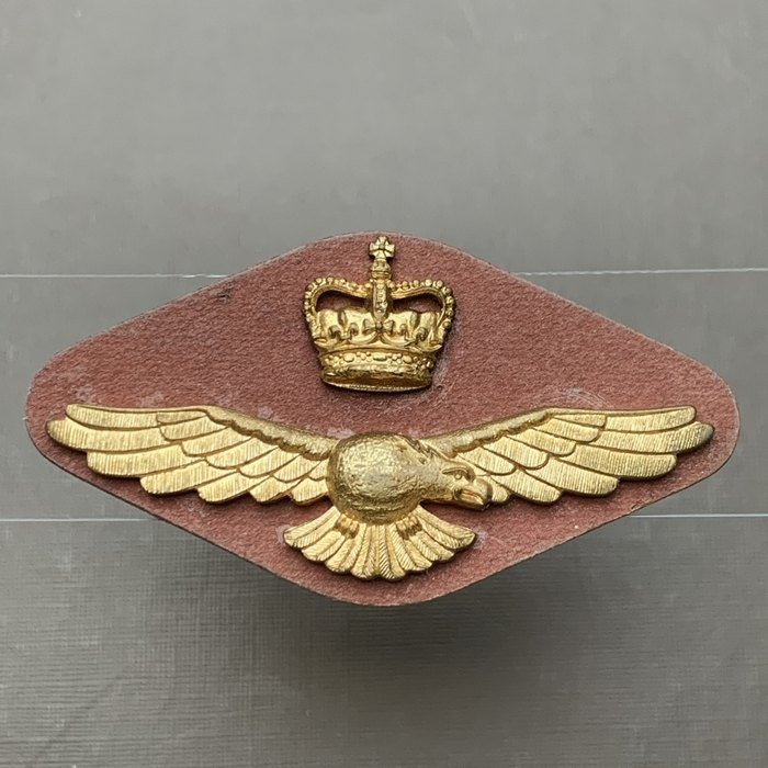 Royal Canadian Air Force RCAF QC Officer's wedge cap 2pc brass badge post 1953-1 w