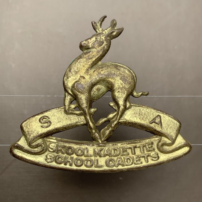 South Africa SA School Cadets Gilding metal Cape Badge 1950