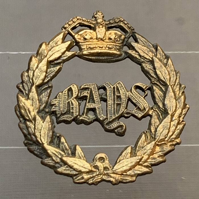 British ARMY 2nd Dragoon Guards Queens Bays Queens Victorian Crown Officers Badge 1872-1901