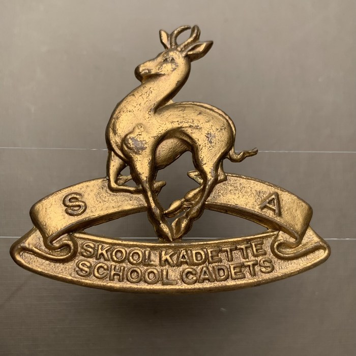 South Africa SA School Cadets Gilding metal Cape Badge 1950 A