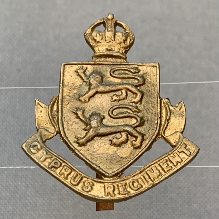 British ARMY WW2 CYPRUS Regiment King's Crown Badge
