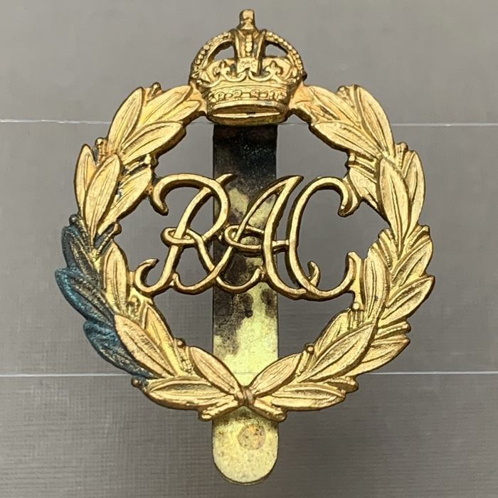 The Royal Armoured Corps RAC Cap Badge with slider early pattern