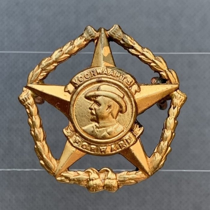SA South Africa Army President Botha's Regiment Forward Voorwaarts Collar Badge L