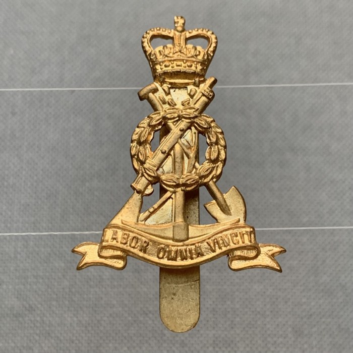 Royal Pioneers Corps British Badge
