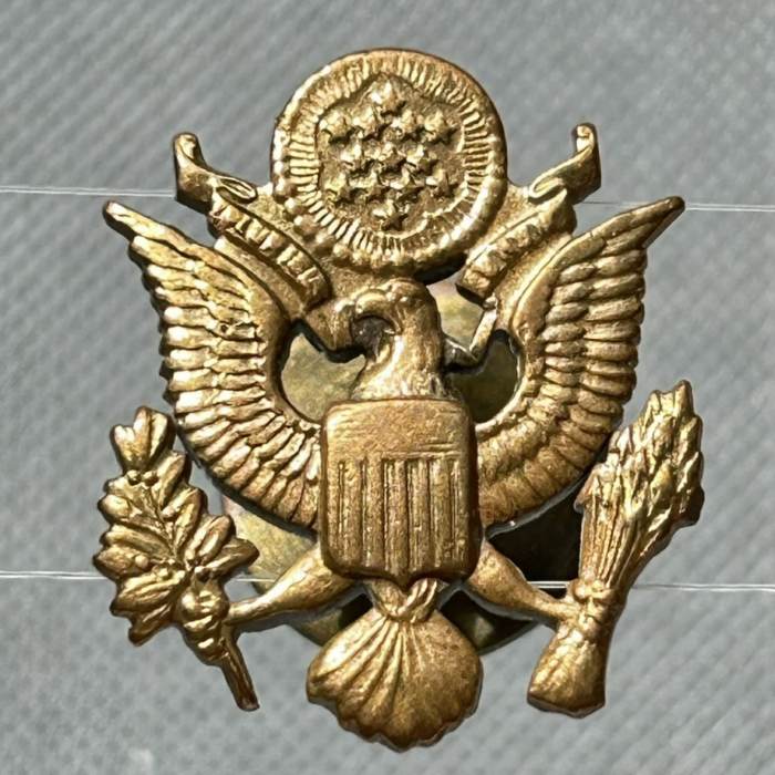 WW2 USAAF Officer's small mini Badge