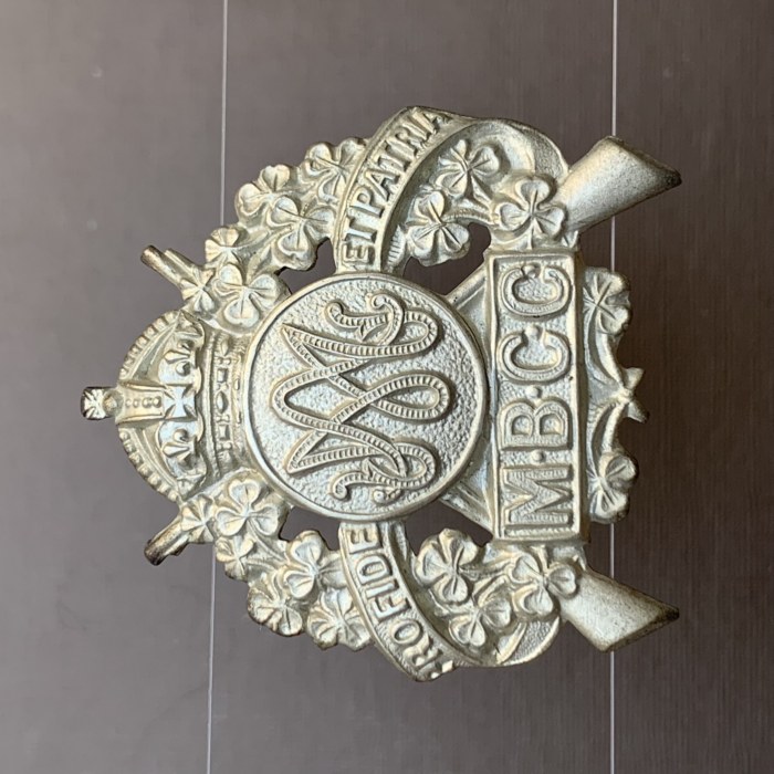 SA South Africa Uitenhage Marist Brother College Cadet Corps Cap Badge
