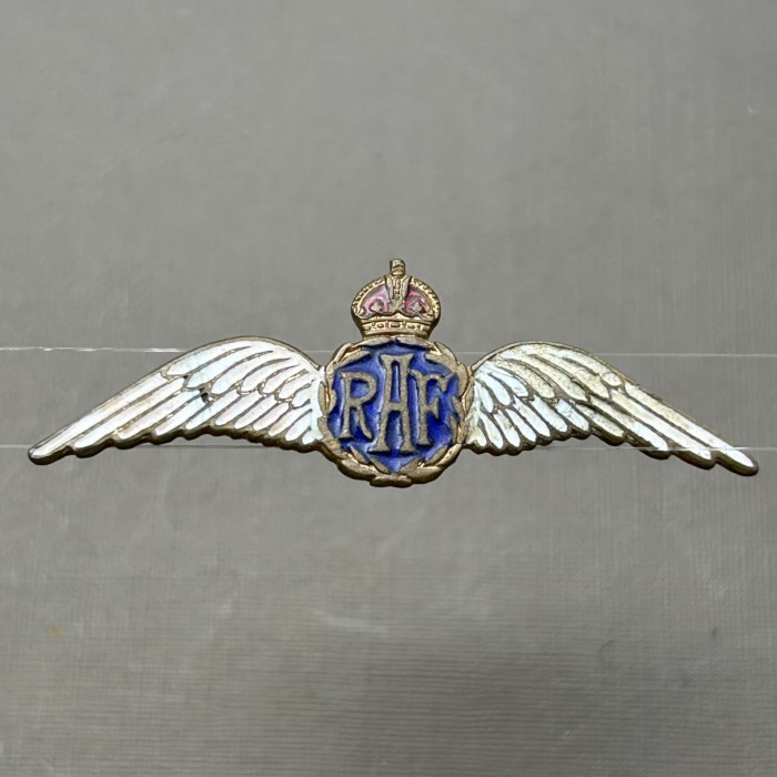Royal Air Force RAF WW2 Wings steel and Enamel Sweetheart Brooch