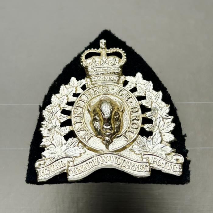 Royal Canadian Mounted Police Alu Cap Badge post 1953 JR Gaunt