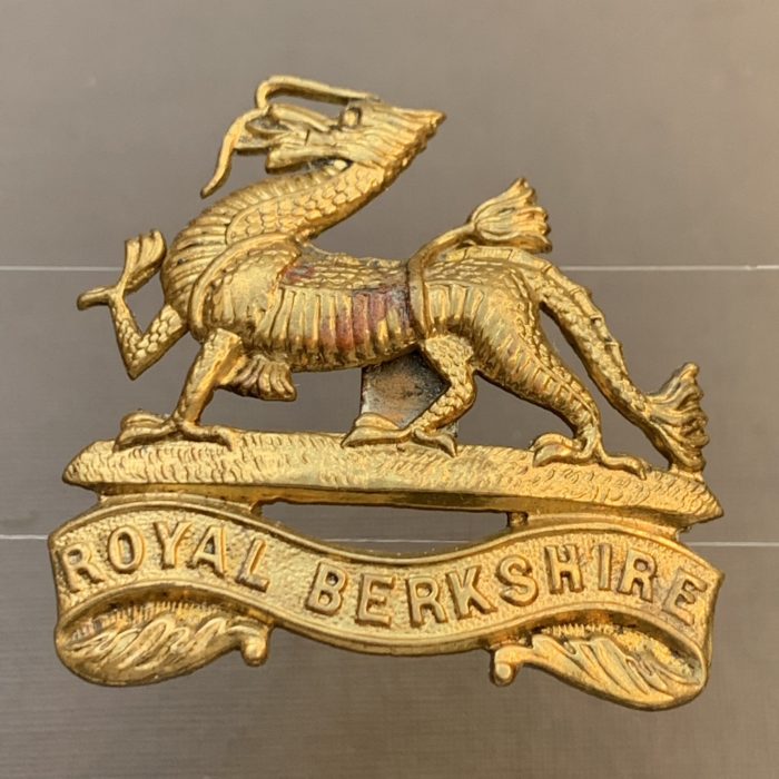 British Military Royal Berkshire Regiment Chinese Dragon Cap Badge WW2