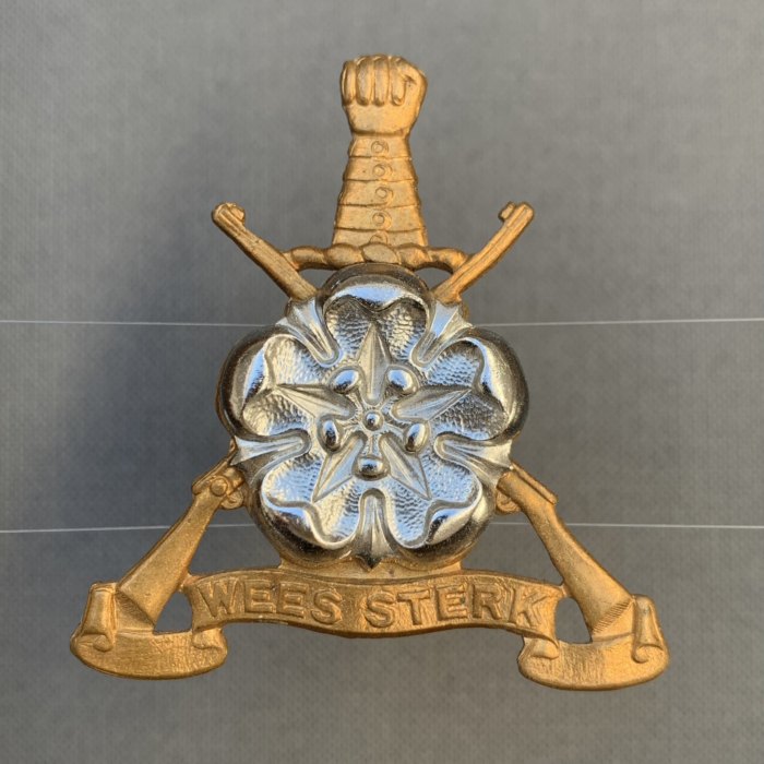 South Africa Regiment Oos Rand East Rand Cap Badge 1977 - date