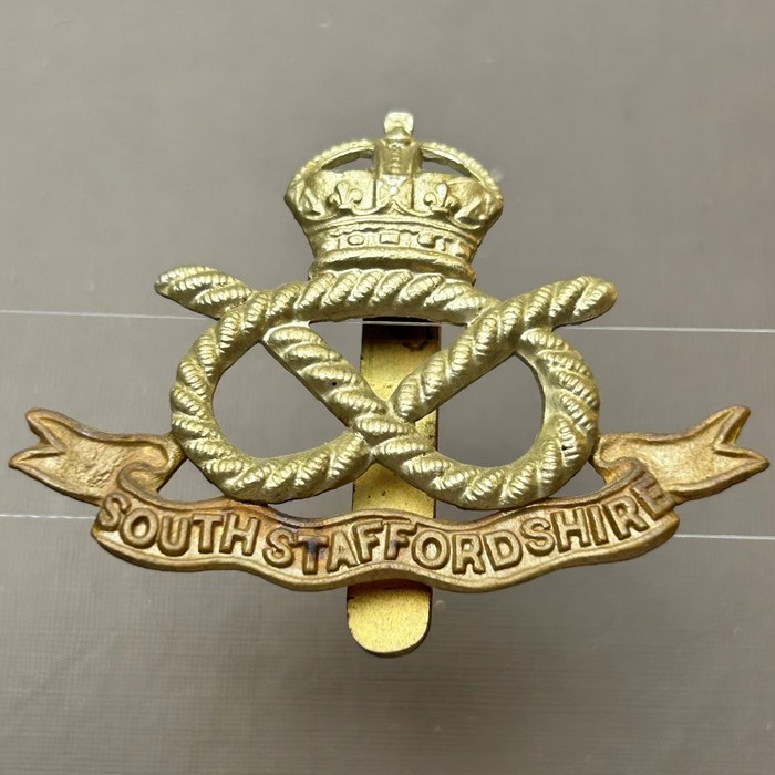 British ARMY Infantry South Staffordshire Regiment Cap Badge