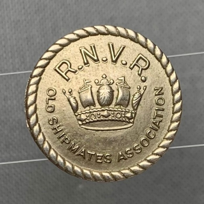 British RNVR Vintage Royal Naval VOLUNTEER Resreve old shipmates association badge