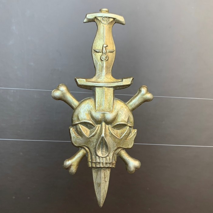 WW2 German NAZI Waffen SS Dagger Skull Badge Lugs