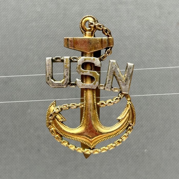 WW2 US United States Navy Chief Petty Officer Cap Insignia