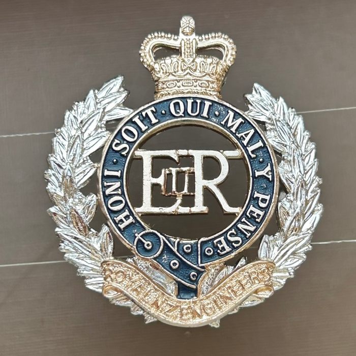 British ARMY Corps of Royal Engineers cap Badge