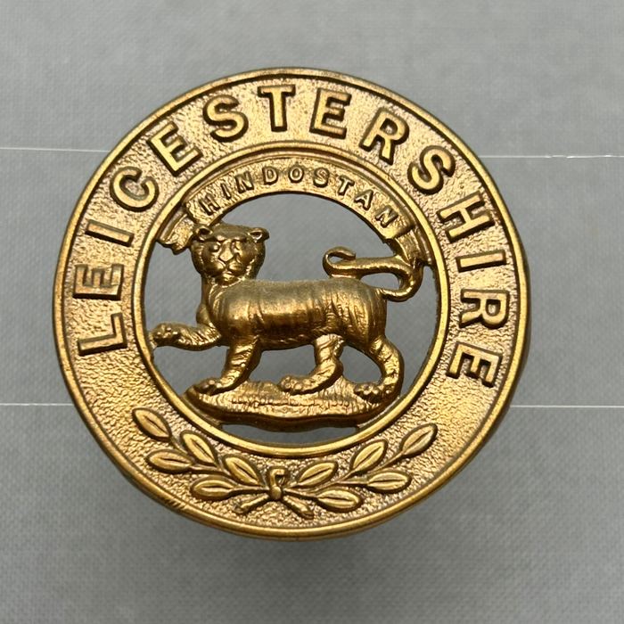 British Leicestershire Victorian Edwardian Regiment Helmet Plate Centre Cap Badge