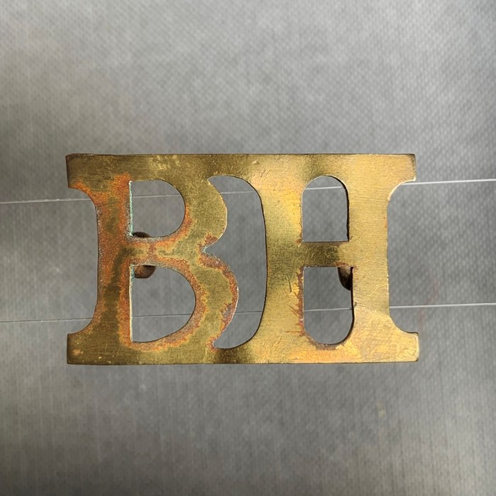 East Africa Bowkers Horse 1915 Helmet Title Badge Insignia
