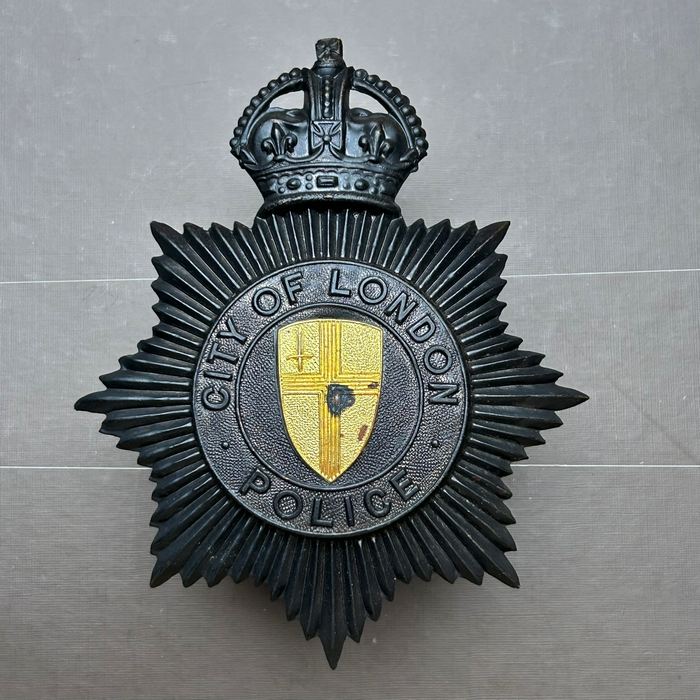 UK City of London Police Black Star Helmet Plate King's Crown Helmet Badge