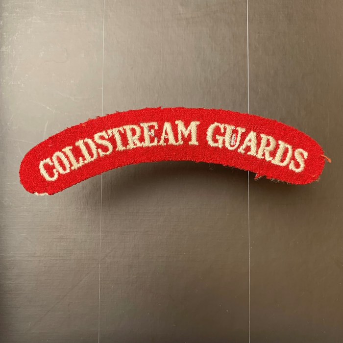 WW2 COLDSTREAM GUARDS cloth shoulder title patch