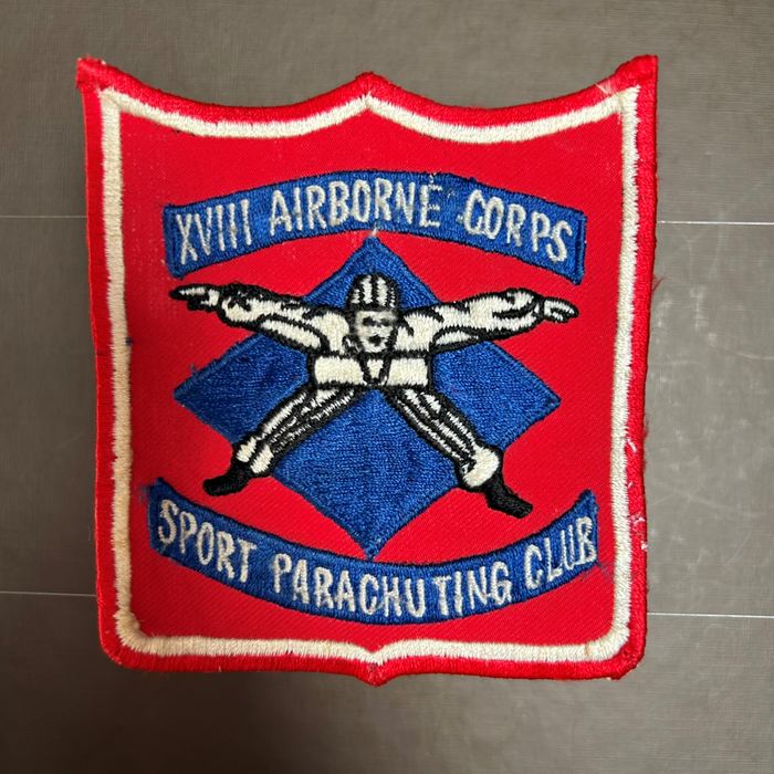 Original US American XVIII Airborne Corps Sport Parachuting Club Patch Badge
