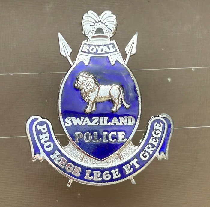 Royal Swaziland Police 1st Issue Obsolete cap badge 1968