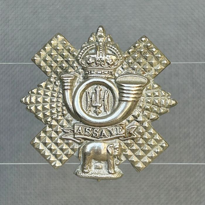British HLI Highland Light Infantry WW2 Collar Badge