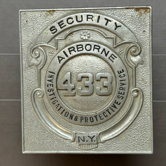 United States Police SECURITY AIRBORNE 433 INVESTIGATION & PROTECTIVE SERVICE N.Y. Badge