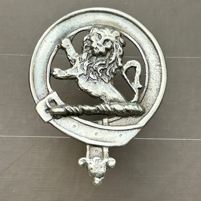 Highlander Scottish Rampant Lion - Bruce clan Cap badge lugs