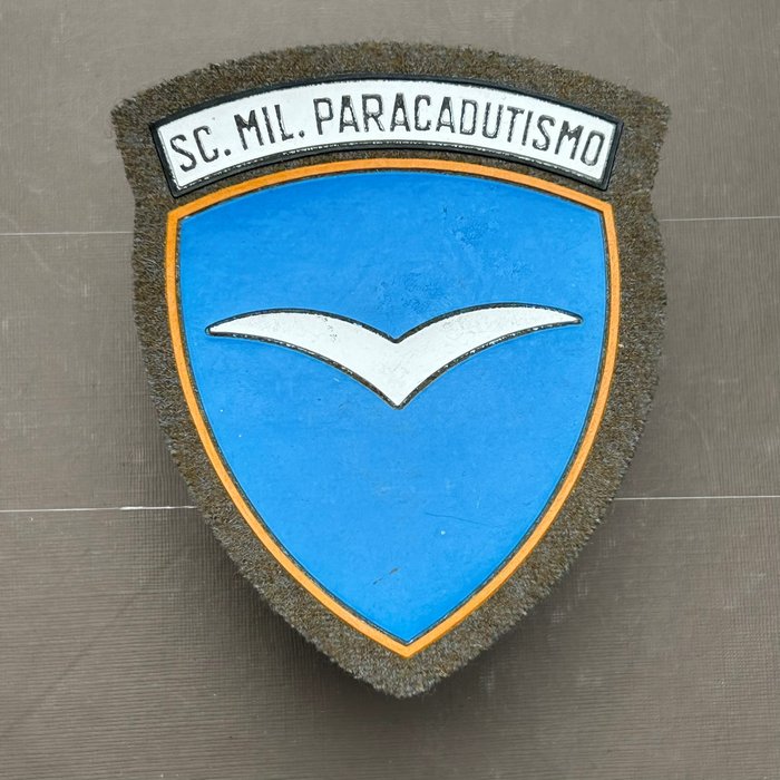Italy Italian Army School Parachute Brigade Patch Badge