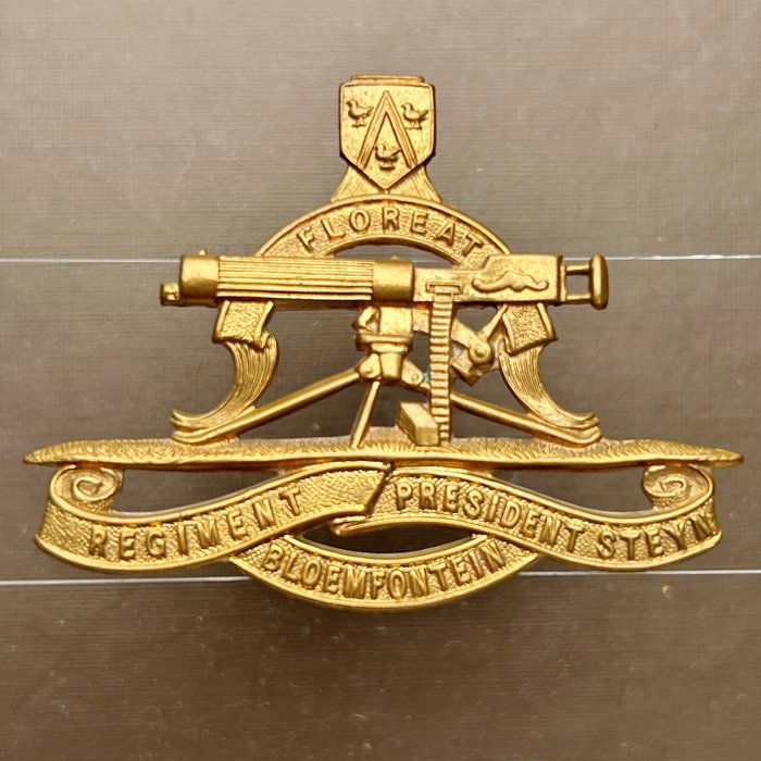 South Africa Army Regiment President Steyn Cap Badge 1935 - 1964 Gilding metal Badge insignia