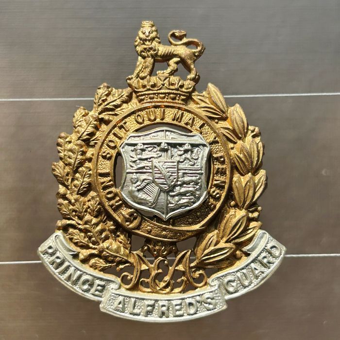 South Africa Prince Alfred's Guards Officers Military Cap Badge 1946 - 1963 CO54