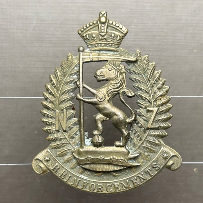WW1 New Zealand Rifles Brigade Reinforcements Cap Badge
