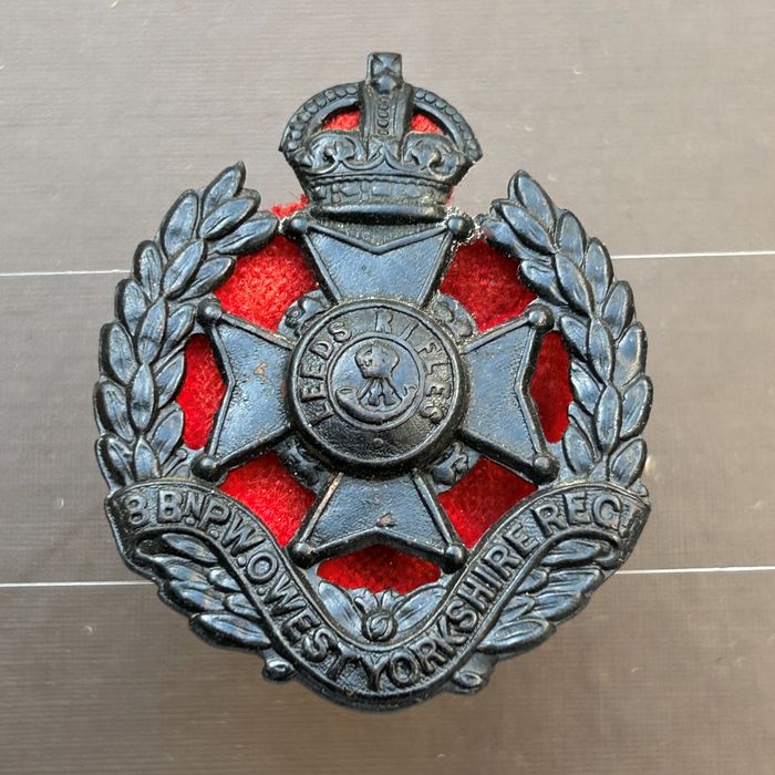 8 Battalion PWO West Yorkshire Regiment Leeds Rifles Cap Badge