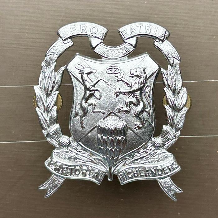 Union of South Africa Pretoria Highlanders White metal cap badge 1939- WW2