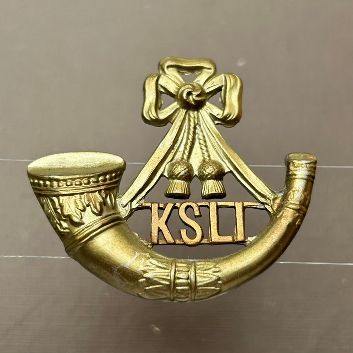 King's Shropshire Light Infantry KLSI BRITISH Military Cap badge lugs WW1 A