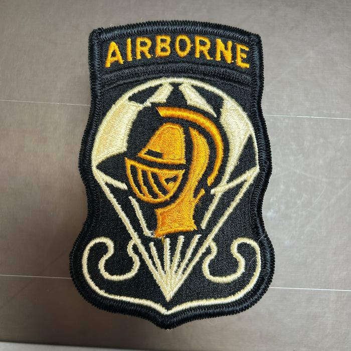 United States ARMY GOLDEN NIGHTS Parachute Airborne team 70s 80s Patch F